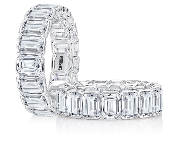 EMERALD NORTH SOUTH DIAMOND ETERNITY BAND