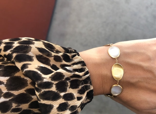 18K Lunaria Collection Yellow Gold and White Mother of Pearl Bracelet