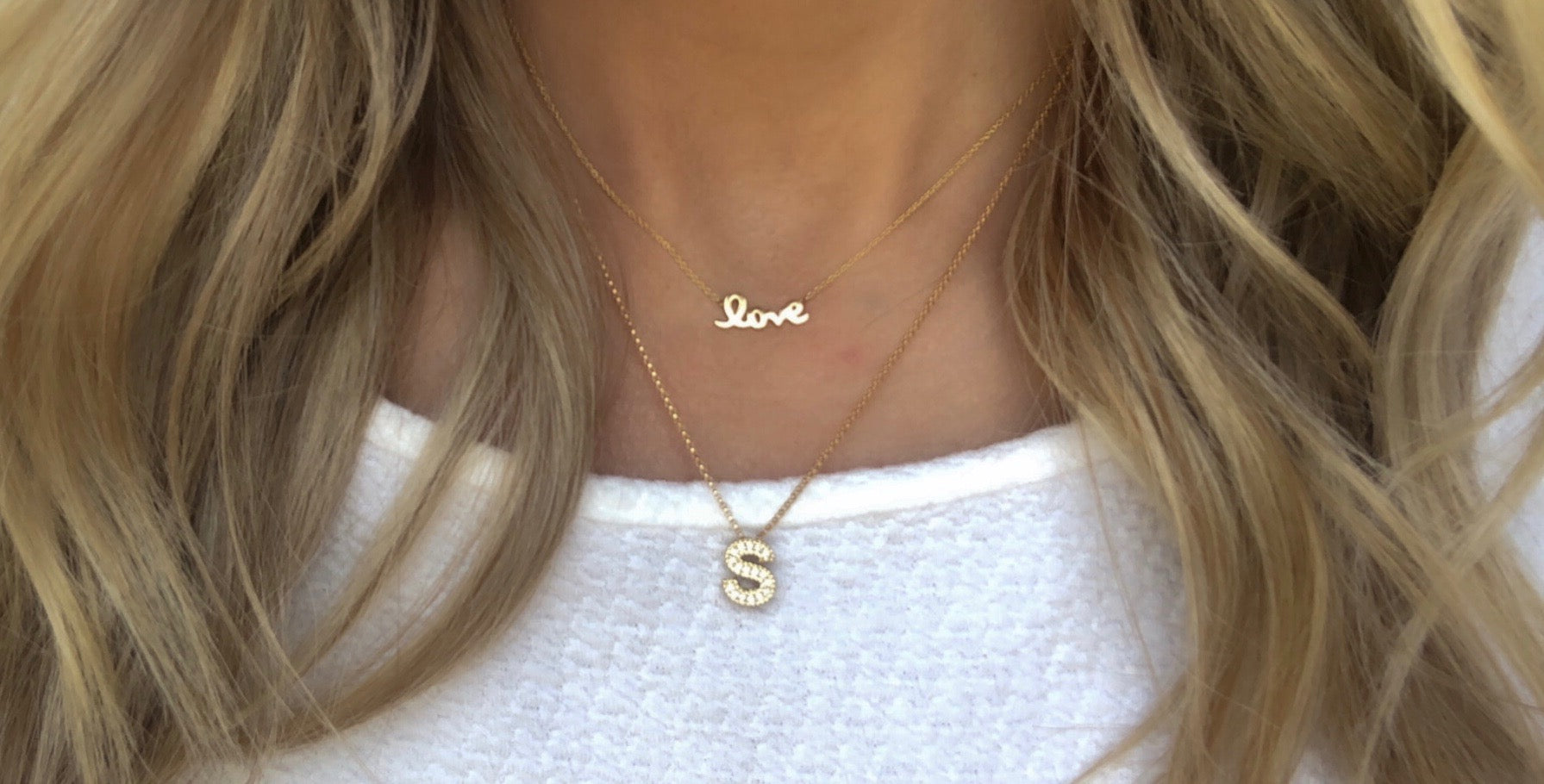 SCRIPT LOVE NECKLACE