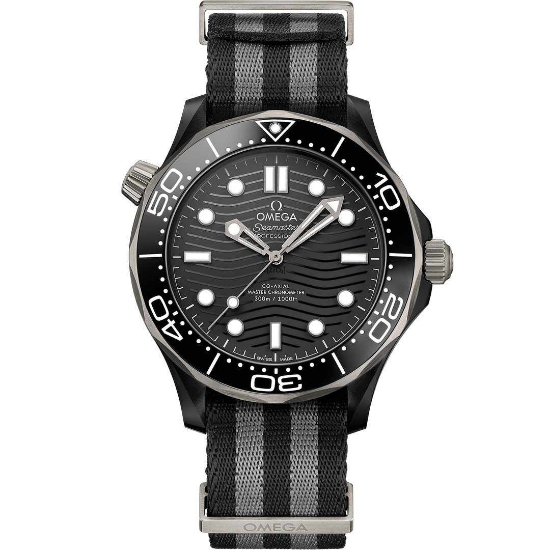 Omega Seamaster Diver 300M 43.5 mm, black ceramic on NATO strap